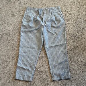 Indigo Rein Women's Gray Pinstripe Cropped Pants